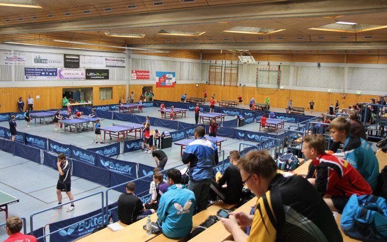 Blick in eine Tischtennishalle